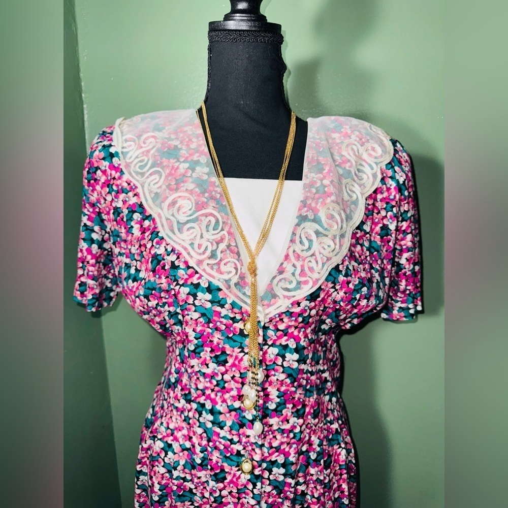 Caroline Wells Floral Pink and Green Dress with Lace Detail - Picture 2 of 6